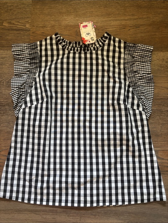 Source Unknown Tops - Source Unknown Black and White Gingham Ruffle Sleeve Blouse